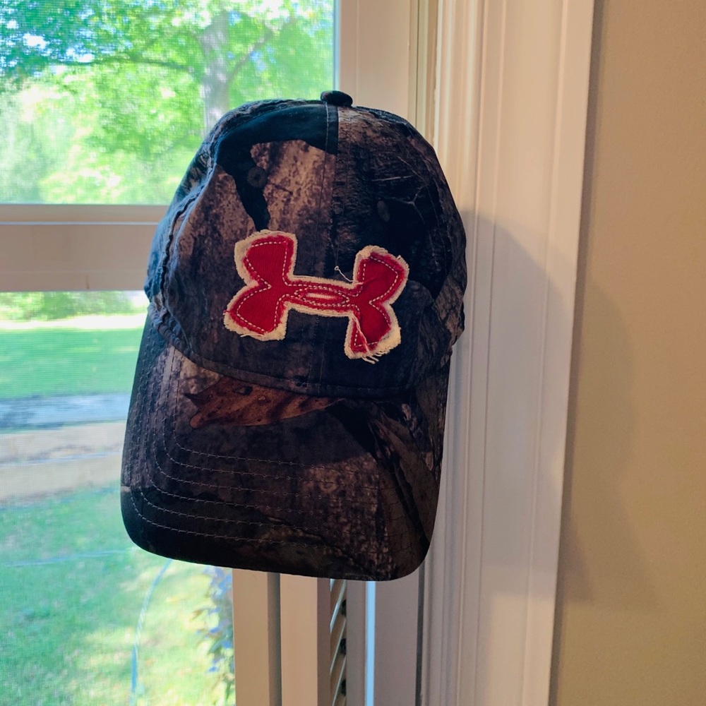 Under Armour Cap - Picture 2 of 5